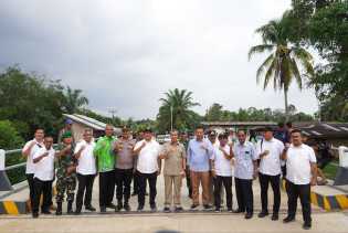Gubernur Syamsuar Resmikan Jembatan Sei Palis dan Sei Kubu Rokan IV Koto