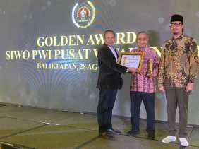 Golden Award SIWO PWI 2023, Iskandar Hoesin Terima Anugrah Pembina Olahraga Terbaik