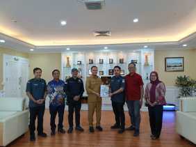 Sukses Selenggarakan Pilkada, Pemko Pekanbaru Terima Penghargaan dari Bawaslu