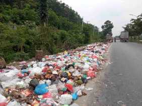 Operator Angkutan Ditekan, Pemko Pekanbaru Angkut 500 Ton Sampah Selama Status Darurat