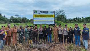 Polres Inhil Pasang Papan Peringatan Karhutla, Sinyal Tegas Larangan Pembakaran Lahan