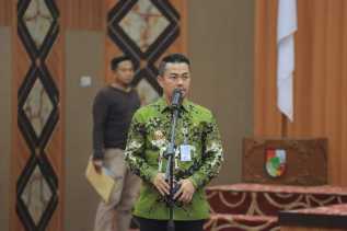 Pj Walikota Pekanbaru Ingatkan RT/RW Jangan Giring Masyarakat Pilih Paslon Tertentu