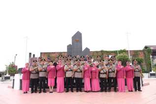 Jelang Hari Bhayangkara ke-79, Polres Rohil Tabur Bunga di Makam Pahlawan