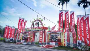 Pemuda Selatbaru Sulap Barang Bekas Jadi Gapura HUT RI Megah