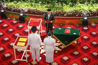 Bupati Siak Terpilih Dilantik, Afni-Syamsurizal: Pilkada Sudah Usai, Mari Bersatu