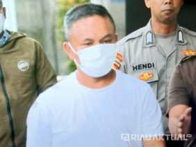 Gubernur Riau Abdul Wahid Tiba di Gedung KPK, Langsung Dibawa ke Lantai 2