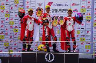 Indonesia Raya Bergema di Balapan Asia, Pebalap Astra Honda Kembali Kuasai Podium