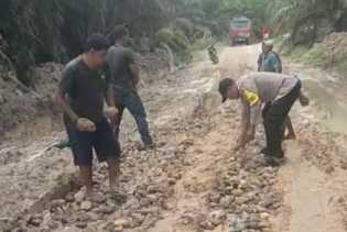 Interaksi dengan Warga, Polsek Langgam Pesan Jangan Termakan Isu Hoax