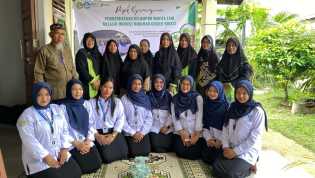 Mahasiswa PPG Universitas Riau Latih KWT Lembah Sari Olah Minuman Sehat dari Jahe dan Jeruk Nipis