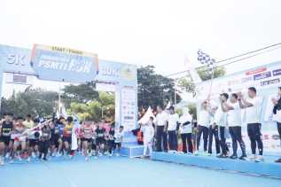 Bupati Inhu Lepas Ratusan Peserta PSMTI Run di Taman Junjung Buih Rengat