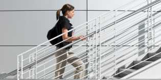 Ini 4 Manfaat Naik Turun Tangga Bagi Kesehatan