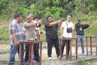 Polres Inhu Jadikan Lomba Menembak Antar Wartawan Agenda Rutin