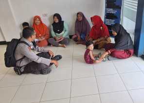 Bhabinkamtibmas Polsek Bangko Pusako Giat Cooling System Usai Pilkada 2024