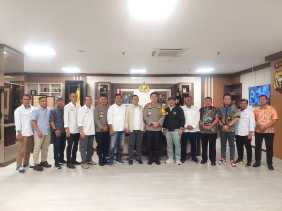 Silaturahmi PWI Riau dan Polda Riau: Irjen Pol Iqbal Paparkan Keberhasilan Pengamanan Pemilu