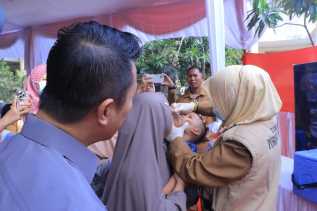 Capaian Rendah, Diskes Pekanbaru Datangi Rumah Warga Beri Imunisasi Polio