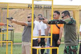 Kapolres Siak AKBP Asep Sujarwadi Nembak Bersama KPU dan Bawaslu