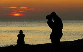 Kenapa Cowok Tidak Setia, Mungkin Ini Berbagai Penyebabnya