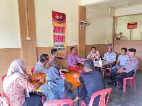 Jumat Curhat, Polsek Kateman Sambangi Warga Tagaraja Cooling System Pemilu 2024