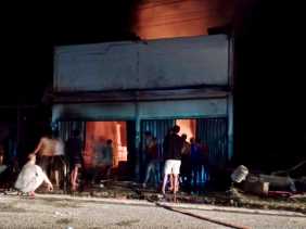 Minimarket di Kuansing Dilalap Api, Kerugian Capai Ratusan Juta