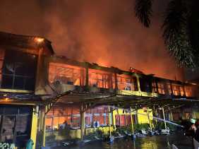 Kebakaran Kantor Disnakertrans Riau Diduga Akibat Korsleting Listrik