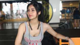 Kartika Berliana Ngegym, Body Kencang Bikin Salfok!