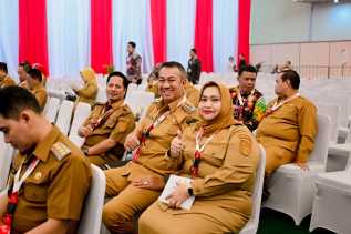 Bahas Tantangan Geopolitik dan Penguatan Ideologi Pancasila Bupati Kasmarni Ikuti Sarasehan Nasional