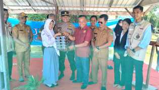 Polsek Bangko Pusako Dukung Program Makan Bergizi Gratis untuk Siswa di Rohil