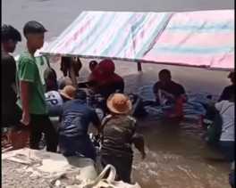 Kelebihan Muatan, Rakit Bawa Belasan Penumpang Tenggelam di Sungai Rokan