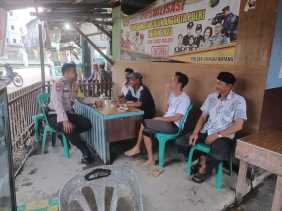 Bhabinkamtibmas Sungai Batang Sambangi Warga Pasenggerahan Cegah Gangguan Kamtibmas Jelang Pemilu 2024