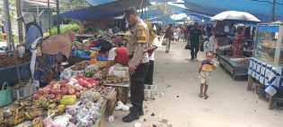 Sosialisasi Pemilu Damai 2024, Polsek Kemuning Sambangi Pasar Selensen