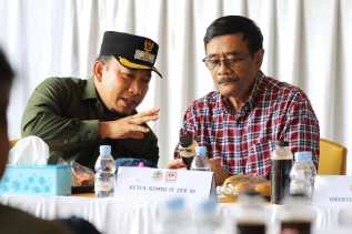 Cara Unik Wabup Siak Cegah Karhutla Dengan Budidaya Madu Apis Mellifera