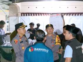 Pastikan Kelancaran Penghitungan Suara Pemilu 2024, Kapolres Siak Patroli Malam