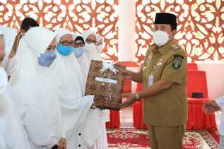 Bupati Rohul Lepas Keberangkatan 26 Jamaah Calon Haji