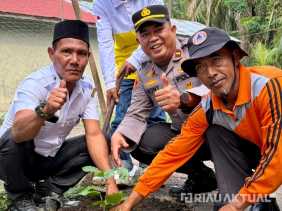 Polsek TPTM Tanam Pohon Wujudkan Green Policing, Dukung Kepedulian Lingkungan di Rohil