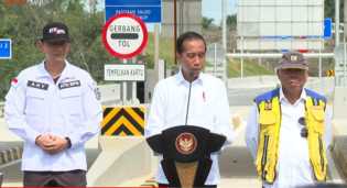 Jokowi Resmikan Jalan Tol Pekanbaru-Padang Tahap 1 di Kampar
