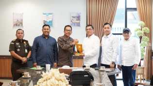 Kajati Riau dan PWI Bahas Sinergisitas Program Kerja untuk Penguatan Hubungan dengan Media