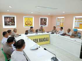 Polsek Mandau Gelar Rapat Analisis dan Evaluasi Menjelang Pilkada 2024