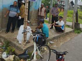 Cooling System Pilkada 2024, Polsek Tanah Merah Kunjungi Masyarakat di Desa Tanjung Baru