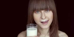 Manfaat dan Bahaya yang Ditimbulkan dari Minum Susu Sebelum Tidur