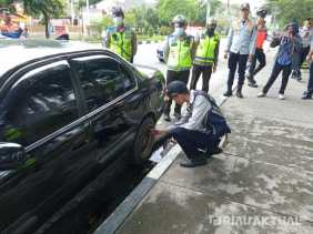 Ratusan Kendaraan Digembosi dalam Operasi Tertib Parkir 2022