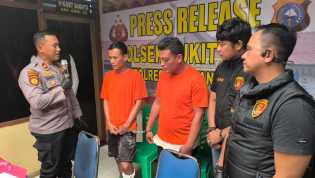 Dua Pelaku Pecah Kaca Mobil Dibekuk di Pekanbaru, Laptop dan Motor Diamankan Polisi