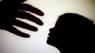 Hampir Dipergoki Istri, Ini Kronologi Camat Yang Diduga Cabuli Siswi SMK di Pelalawan