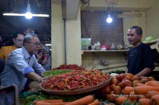 Kerja Cepat Pantau Pasar, Mendag Zulhas: Kita Ingin Pedagang dan Pembeli Bahagia