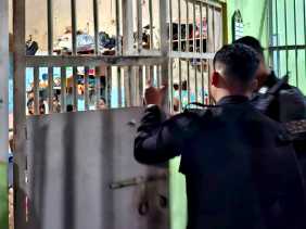 Petugas Lapas Pekanbaru Sita Kabel Ilegal hingga Charger saat Razia