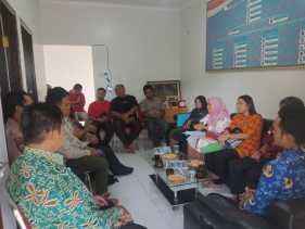 Polsek Tenayan Raya Gelar Cooling System Bersama Warga, Jaga Kondusivitas Pilkada 2024 di Kelurahan Tuah Negeri