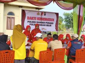 Sambut HUT Bhayangkara, Polsek Bangko Pusako Gelar Bakti Kesehatan