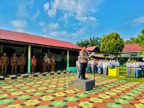 Ipda Bonni Ajak Pemilih Pemula di SMAN 1 TPTM untuk Dukung Pilkada Damai dan Partisipasi Aktif