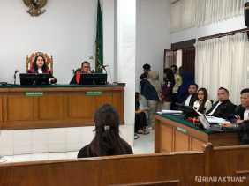 Selebgram Pekanbaru Cut Salsabila Jalani Sidang Perdana Kasus Dugaan Penganiayaan Anak