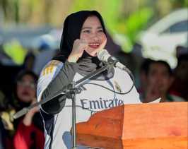 Bupati Kasmarni Resmi Buka Turnamen Sepak Bola Piala Bergilir 7 Desa Pesisir Bantan