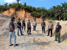 Polisi dan TNI Gerebek Lokasi Galian C Ilegal di Bangkinang